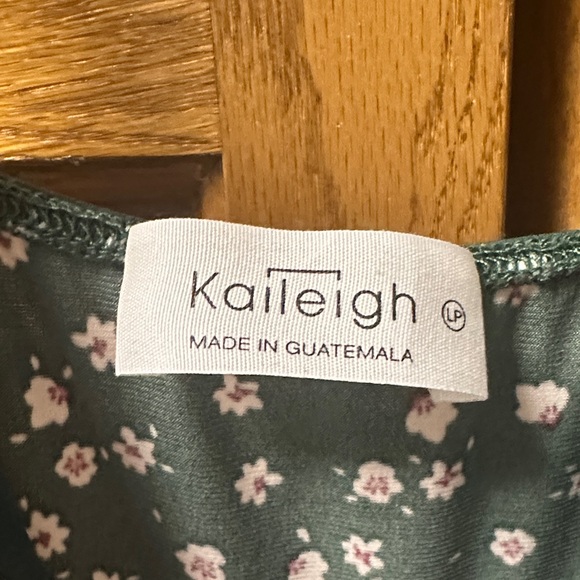 Kaileigh Dark Green Floral jumper - Picture 2 of 5